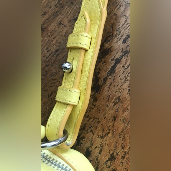 Marc Jacobs Vibrant Yellow Crossbody Bag - Picture 6 of 16